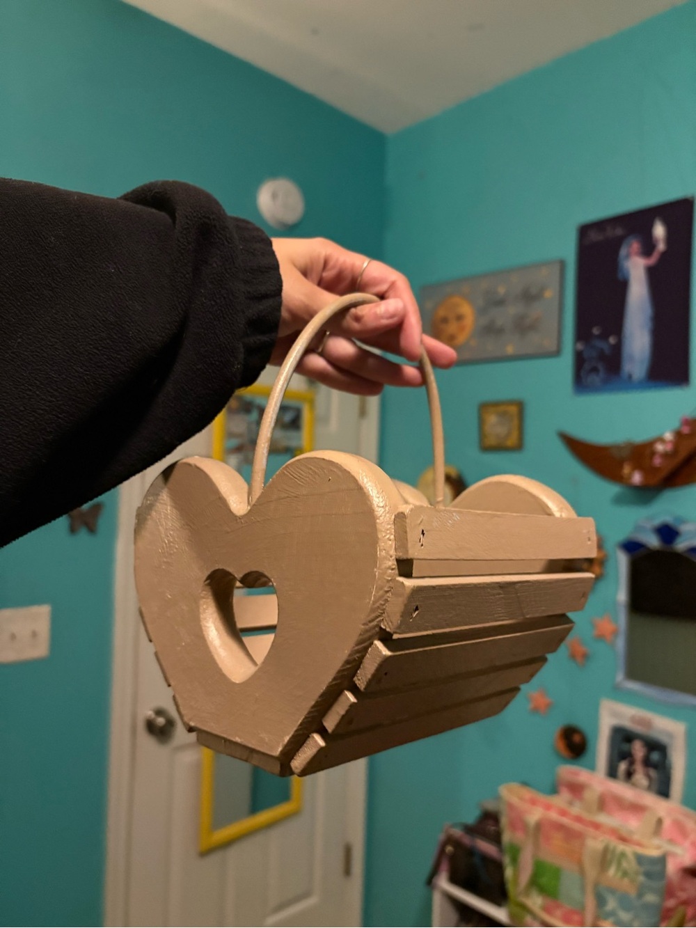 Vintage Handmade Wooden Heart Shaped Slat Basket 🎀🪵